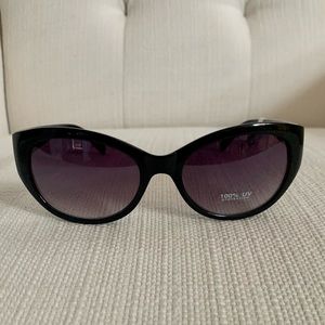 NWT black oval Ann Taylor sunglasses